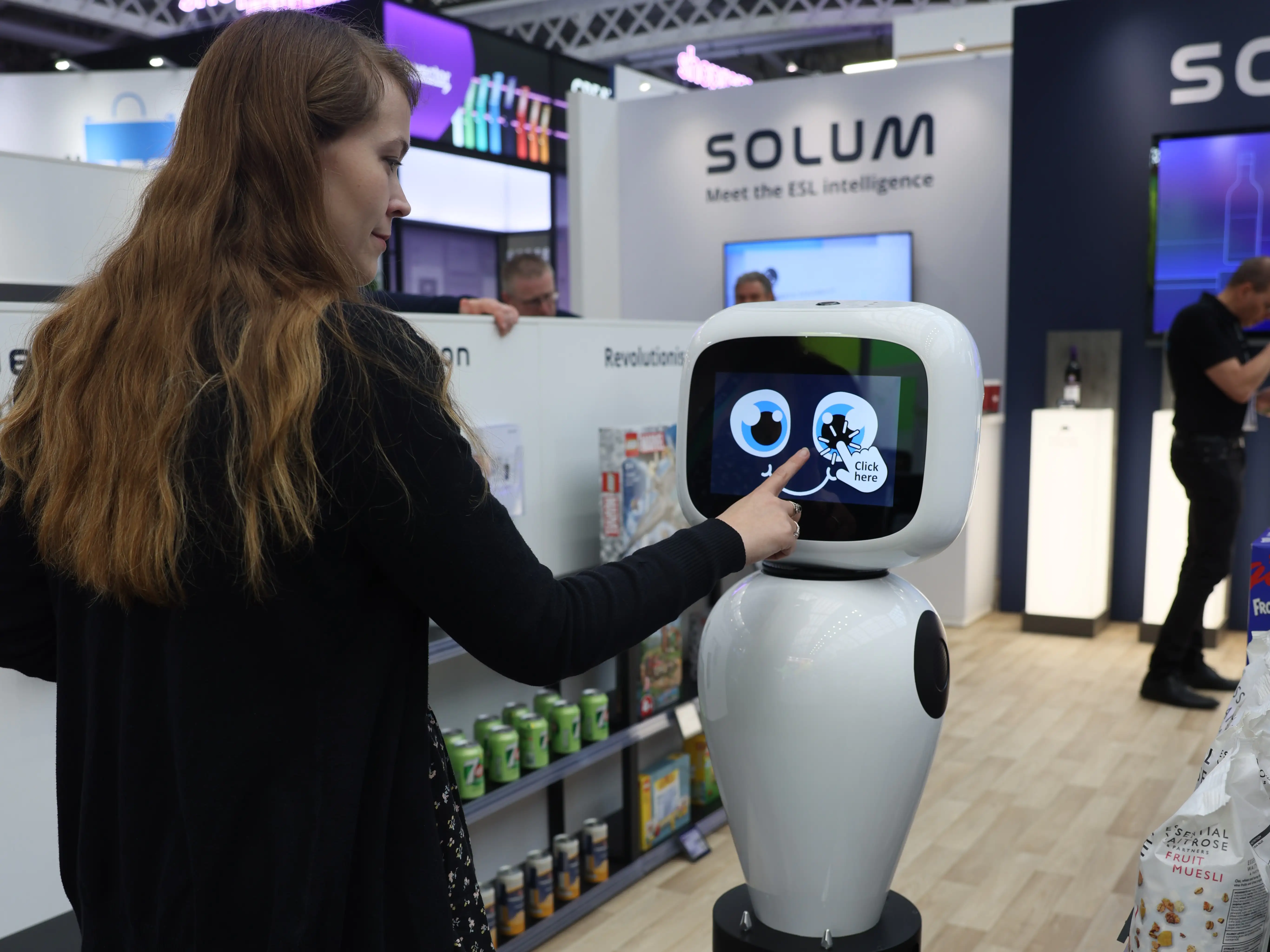 Meet the SOLUM Smart Robot